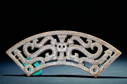 Jade Hollow Carved Dragon Huang