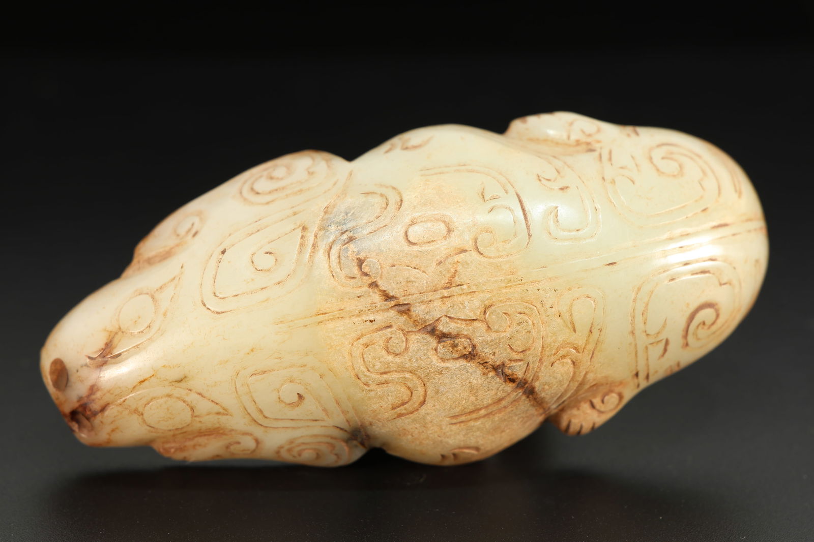 Jade Carved Beast Shape Ornament: Jade Carved Beast Shape Ornament (9.5 x 4.5 x 2.3cm)