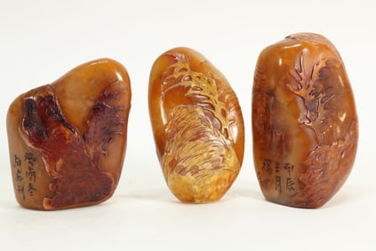 Group of Three Shoushan Tianhuang Carved Landscape Pattern Stone Seal