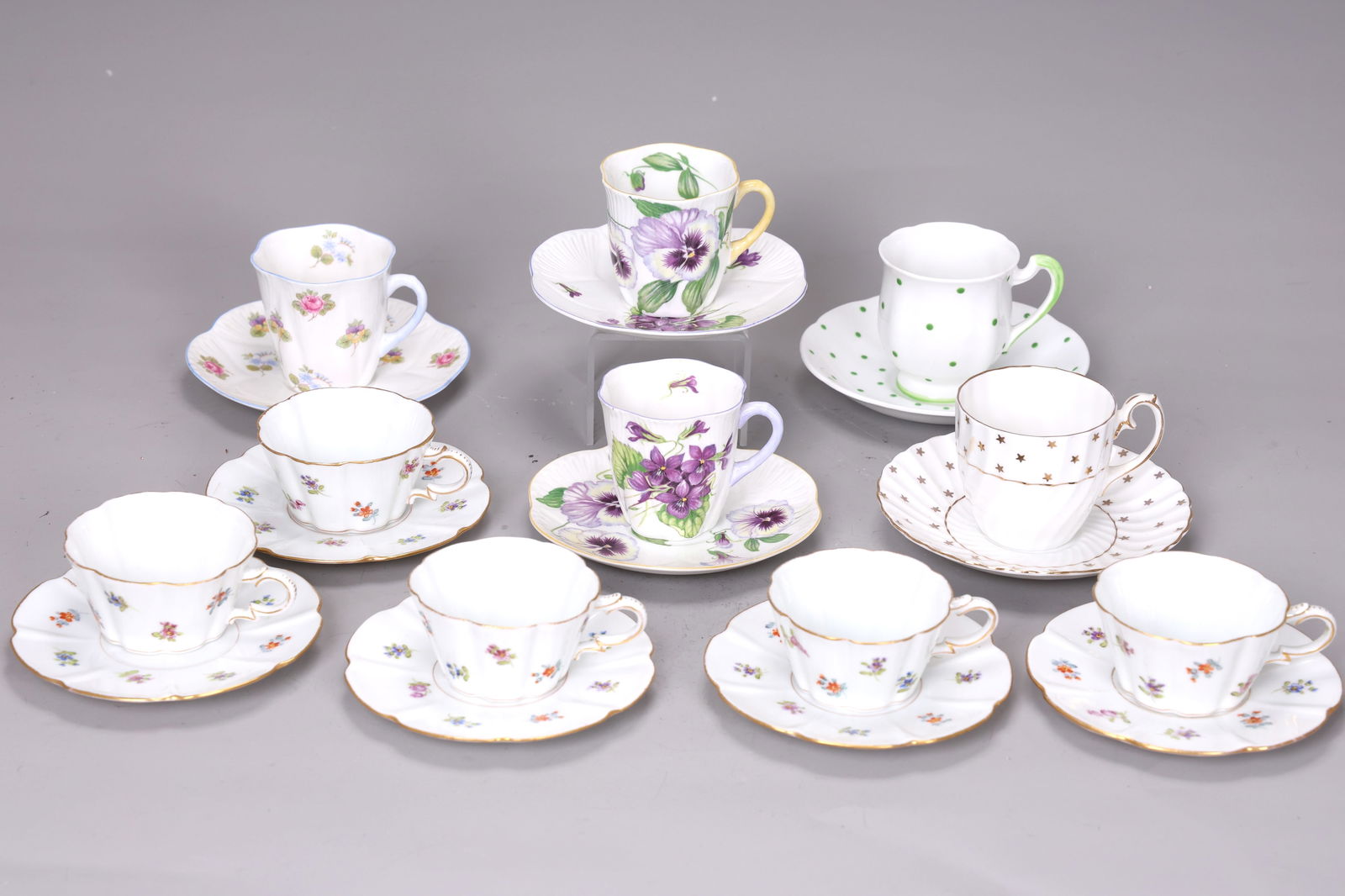 Group of Tea Cups And Saucers: Group of Tea Cups And Saucers (Cup: 7 x 6 cm, saucer 11 x 1 cm each more or less)