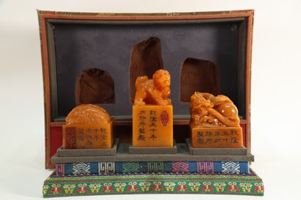 Group of Three Shoushan Tianhuang Carved Beast and Dragon Shape Stone Seal
