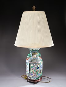 Chinese Export Porcelain Hand Painted Famille Rose Lamp
