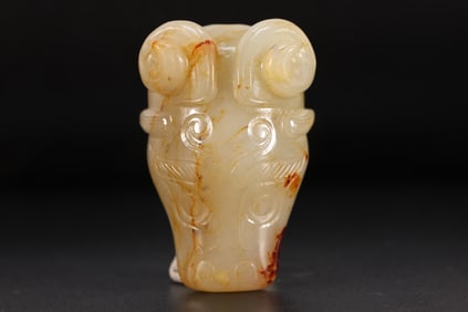 Jade Carved Beast Face Pattern Ox Head Shape Ornament