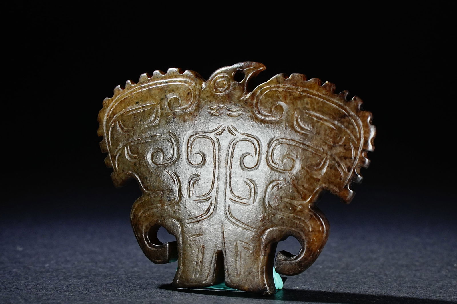 Jade Carved Bird Shape Bi: Jade Carved Bird Shape Bi (5.4 x 4.3 x 0.95cm)