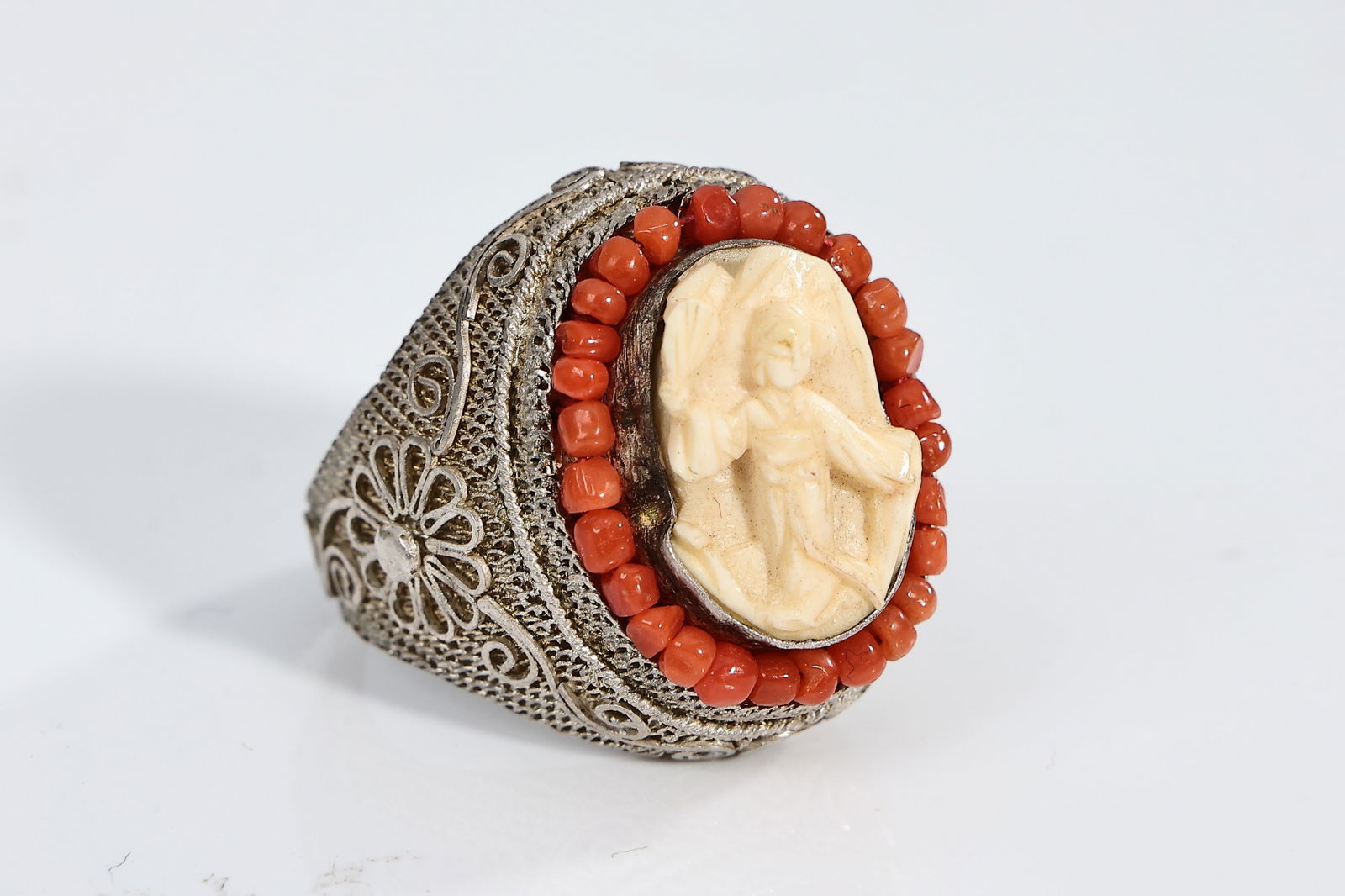 Vintage Chinese Silver Filigree Carved Bone Coral Ring: Vintage Chinese Silver Filigree Carved Bone Coral Ring (US Size 5)