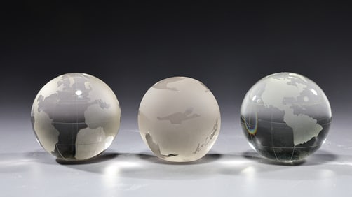 Three Crystal Clear Glass Paperweights World Globe Earth And Arthur Court Goose Duck