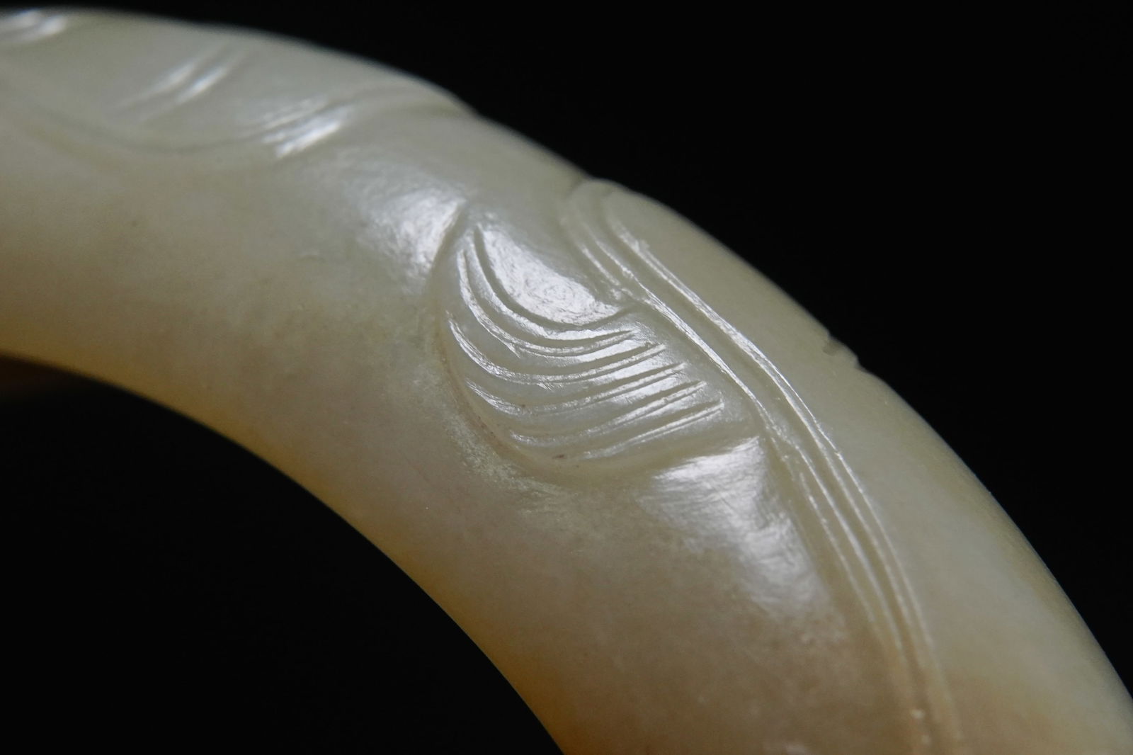 Jade Dragon Pattern Bangle - 8