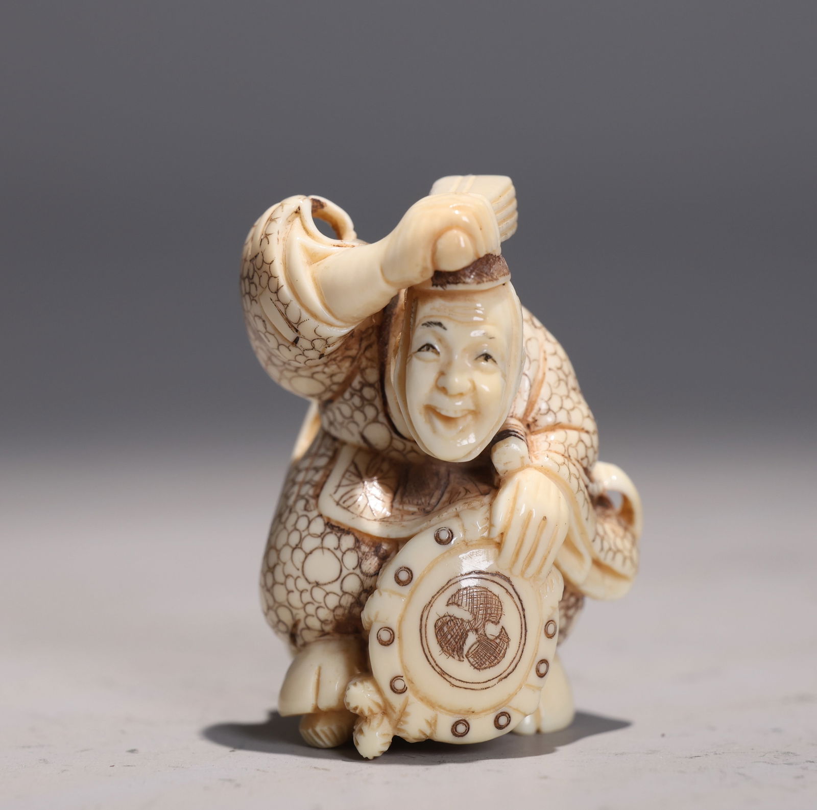 Japanese Carved Netsuke Of Man Play Drum Figurines (1 of 6)