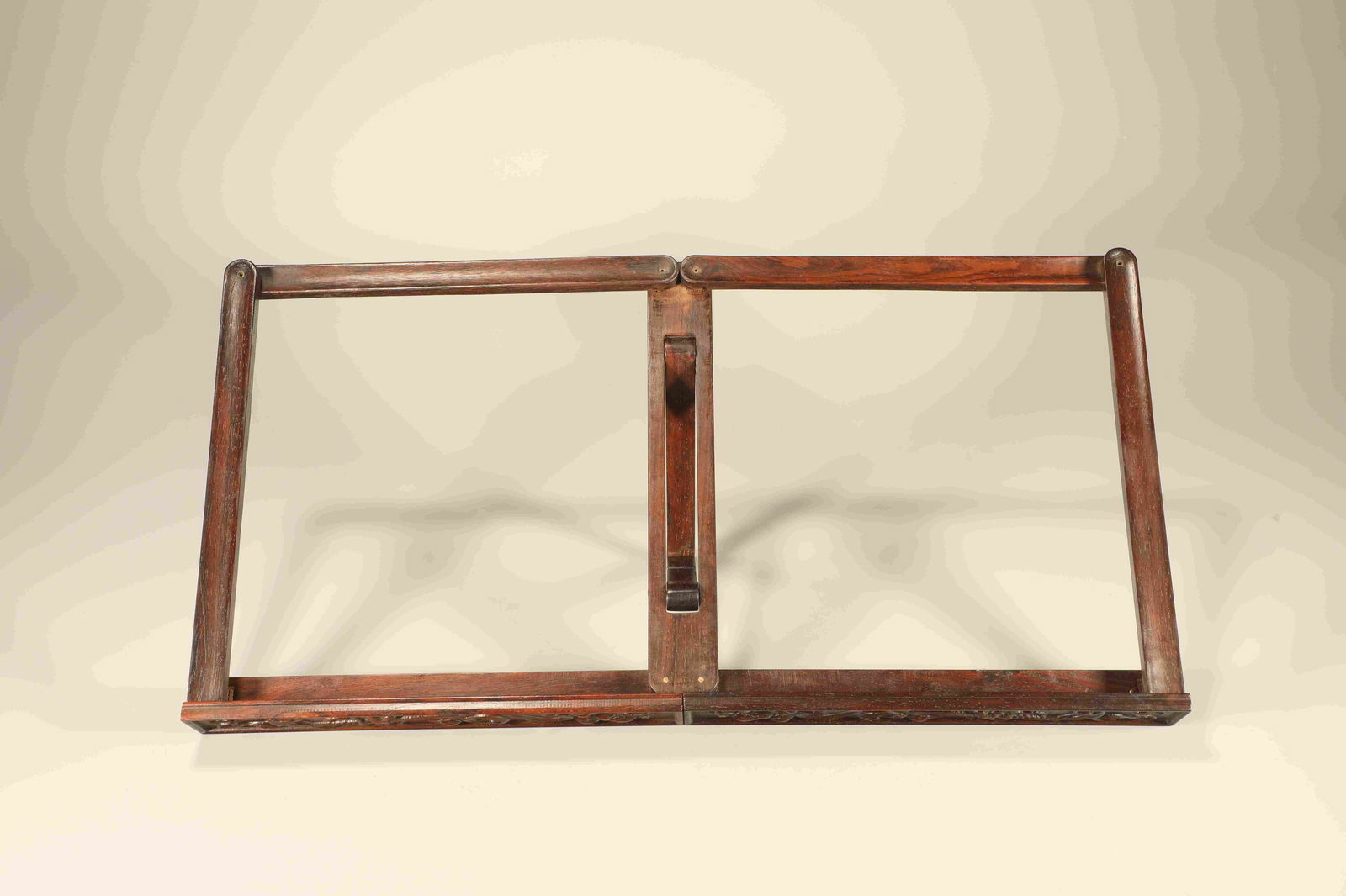 Huanghuali Wood Carved Reishi Mushroom Pattern Folding Bookshelf: Huanghuali Wood Carved Reishi Mushroom Pattern Folding Bookshelf (22 x 4 x 5cm)