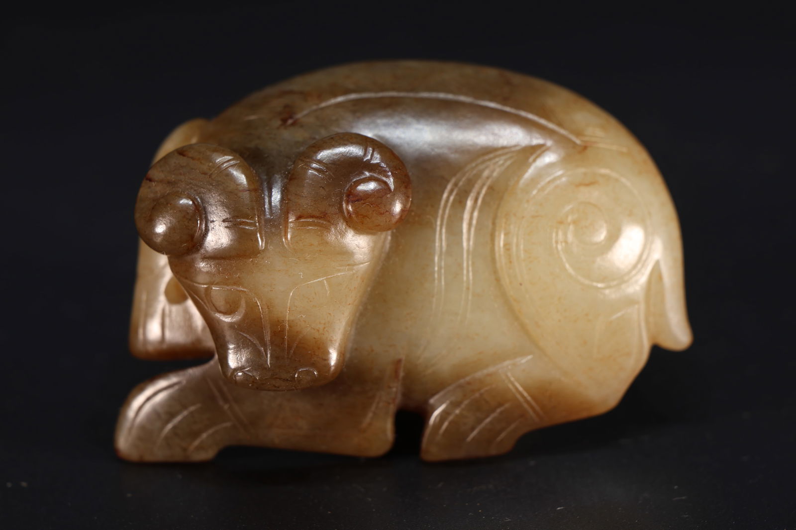 Jade Carved Beast Shape Ornament: Jade Carved Beast Shape Ornament (6.3 x 5 x 2cm)