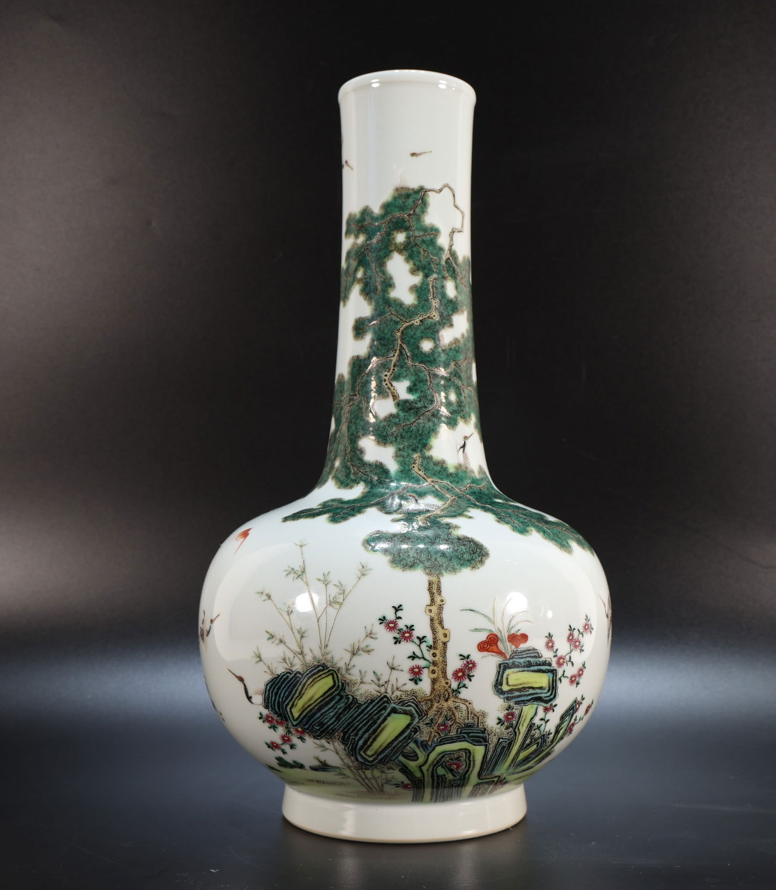 Famille Rose Pine Tree and Crane Pattern Porcelain Vase: Famille Rose Pine Tree and Crane Pattern Porcelain Vase (34 x 17cm)