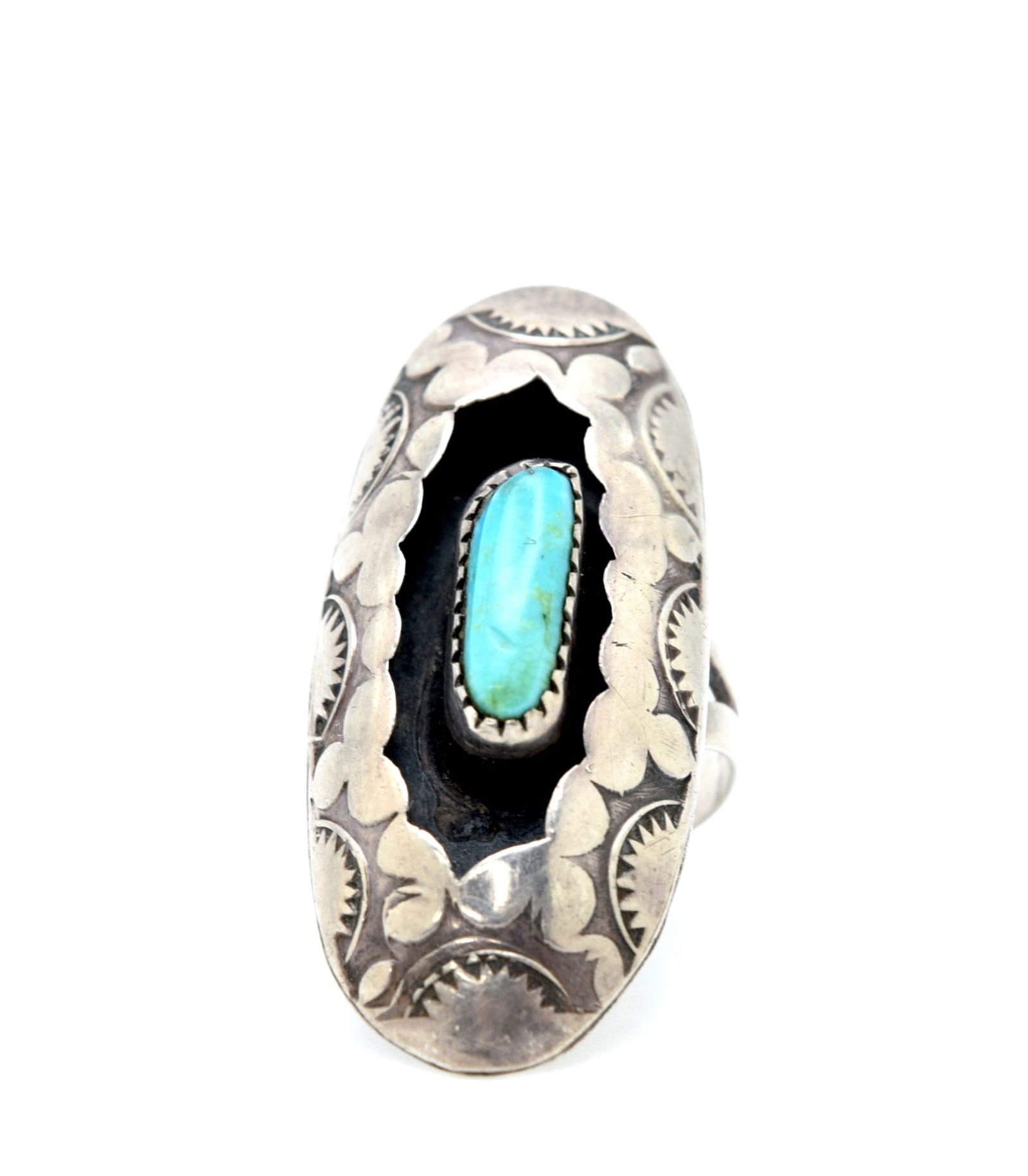 Navajo Turquoise Hand Stamped Sterling Silver Ring Size 7.5: Navajo Turquoise Hand Stamped Sterling Silver Ring Size 7.5 (4.3 x 3 x 2cm and size of 7.5)