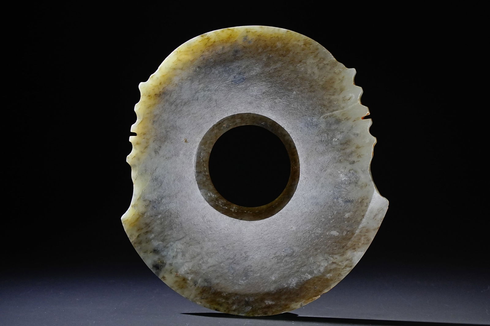 Jade Qi Culture Yue: Jade Qi Culture Yue (8.6 x 8 x 0.62 cm)