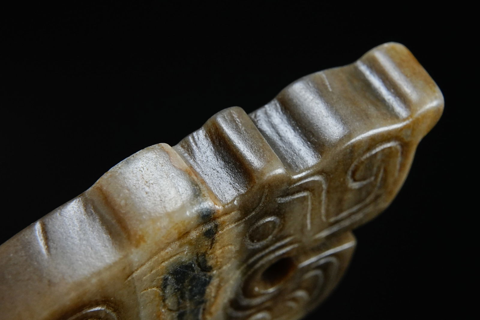 Jade Tiger Pattern Huang - 9