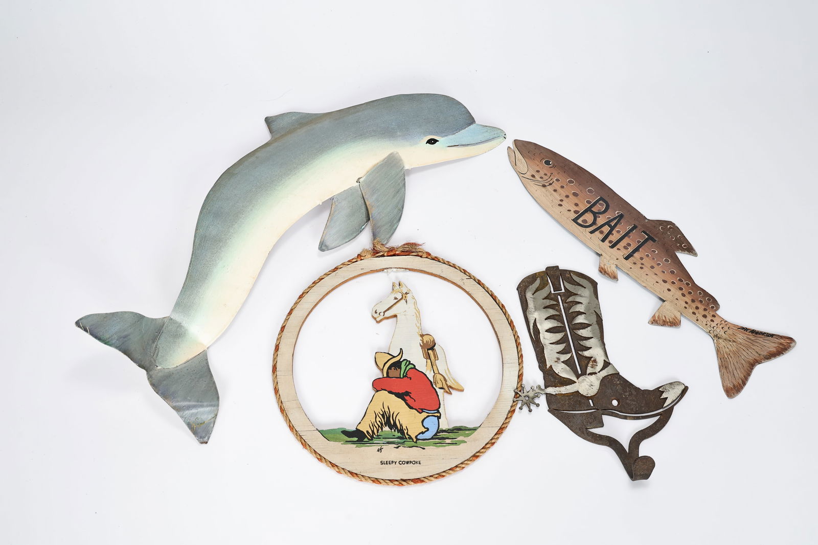 Group Of Wall Art On Various Materials: Group Of Wall Art On Various Materials (About 51 x 22 x 3 cm more or less)