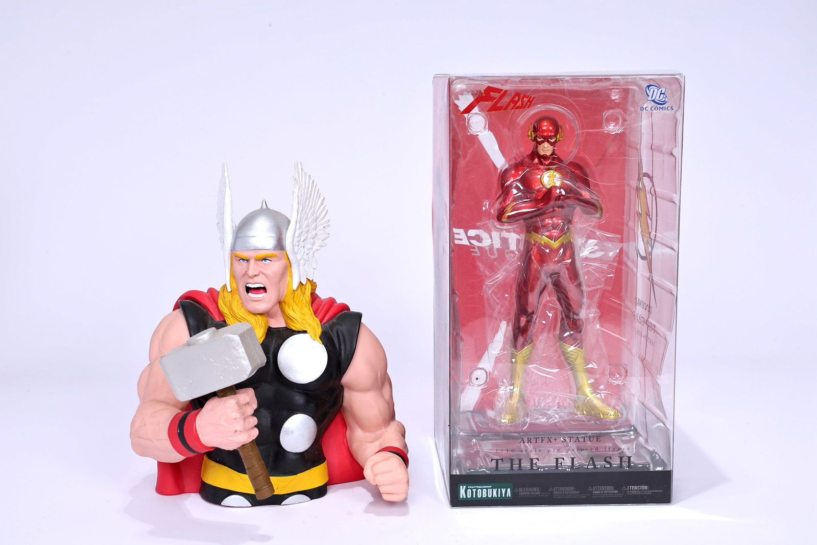 Kotobukiya The Flash Statue And Thor Coin Bank Soft Bust: Kotobukiya The Flash Statue And Thor Coin Bank Soft Bust (12 x 12 x 28 cm, 15 x 14 x 19 cm)