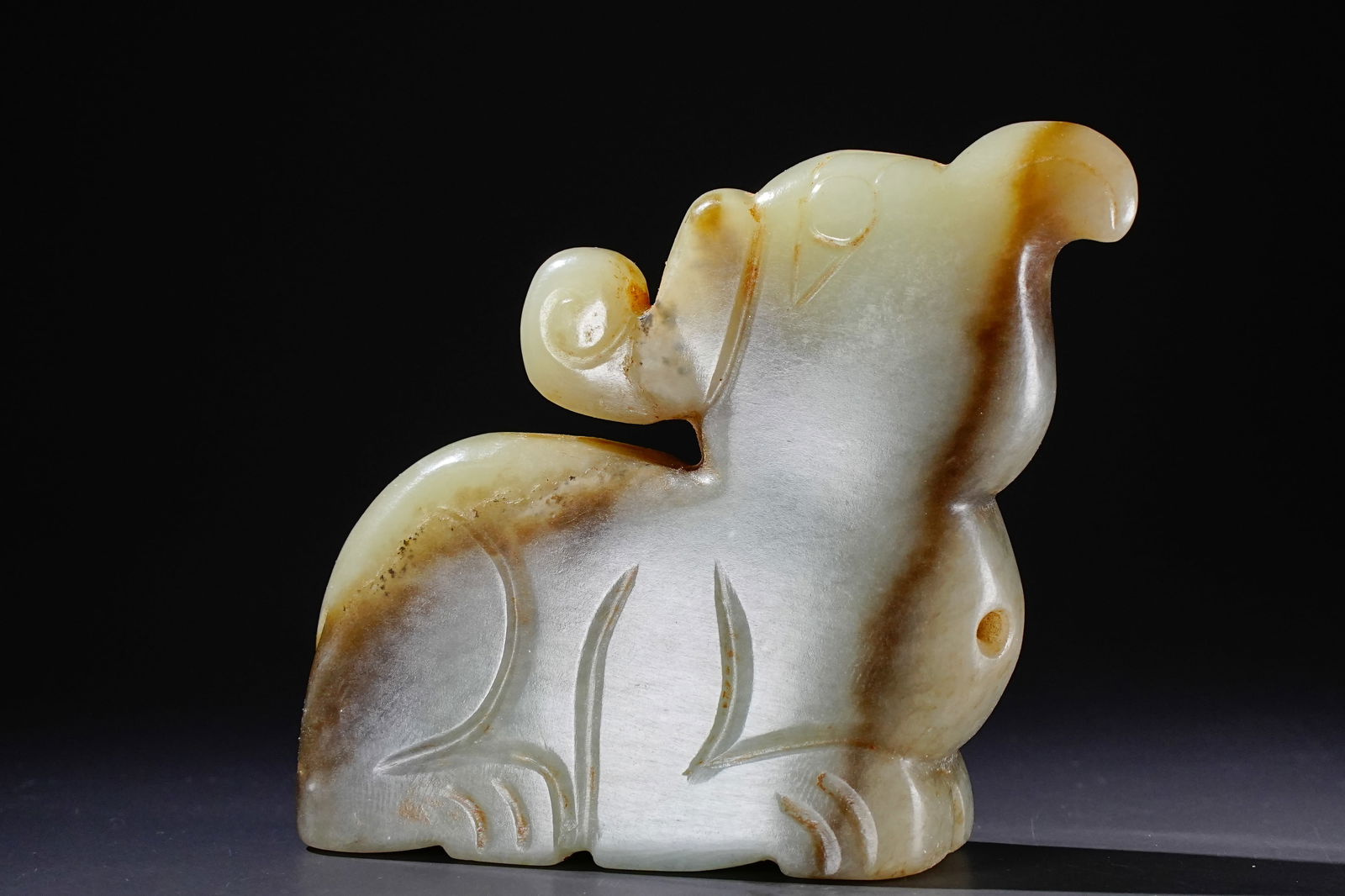 Jade Beast Shape Flake: Jade Beast Shape Flake (7 x 2.5 x 6.2 cm)