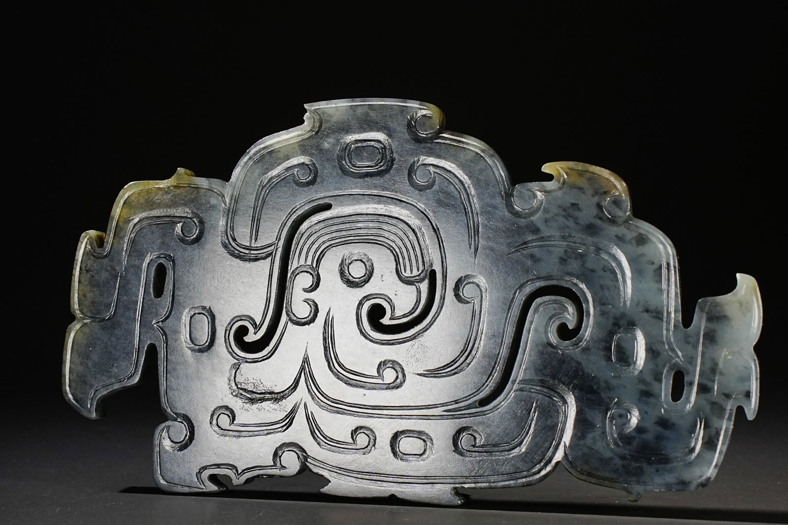 Jade Dragon Shape Flake: Jade Dragon Shape Flake (9.4 x 5.3 x 0.5 cm)