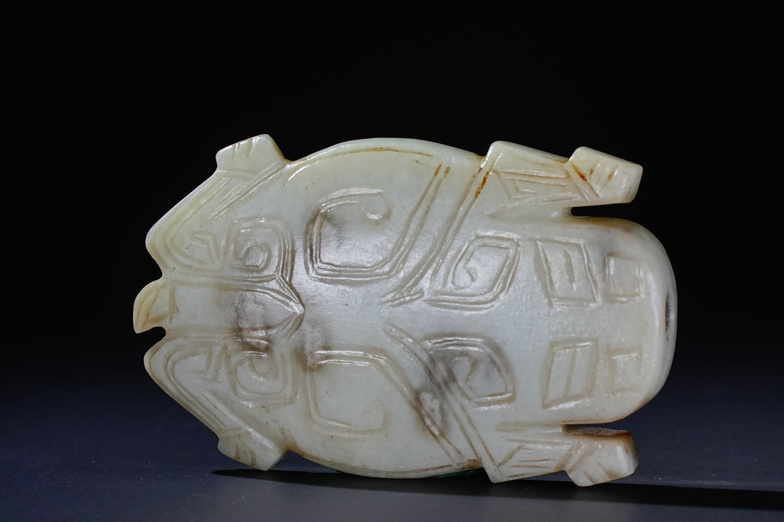Jade Frog Figure Flake: Jade Frog Figure Flake (5.8 x 3.7 x 0.96 cm)