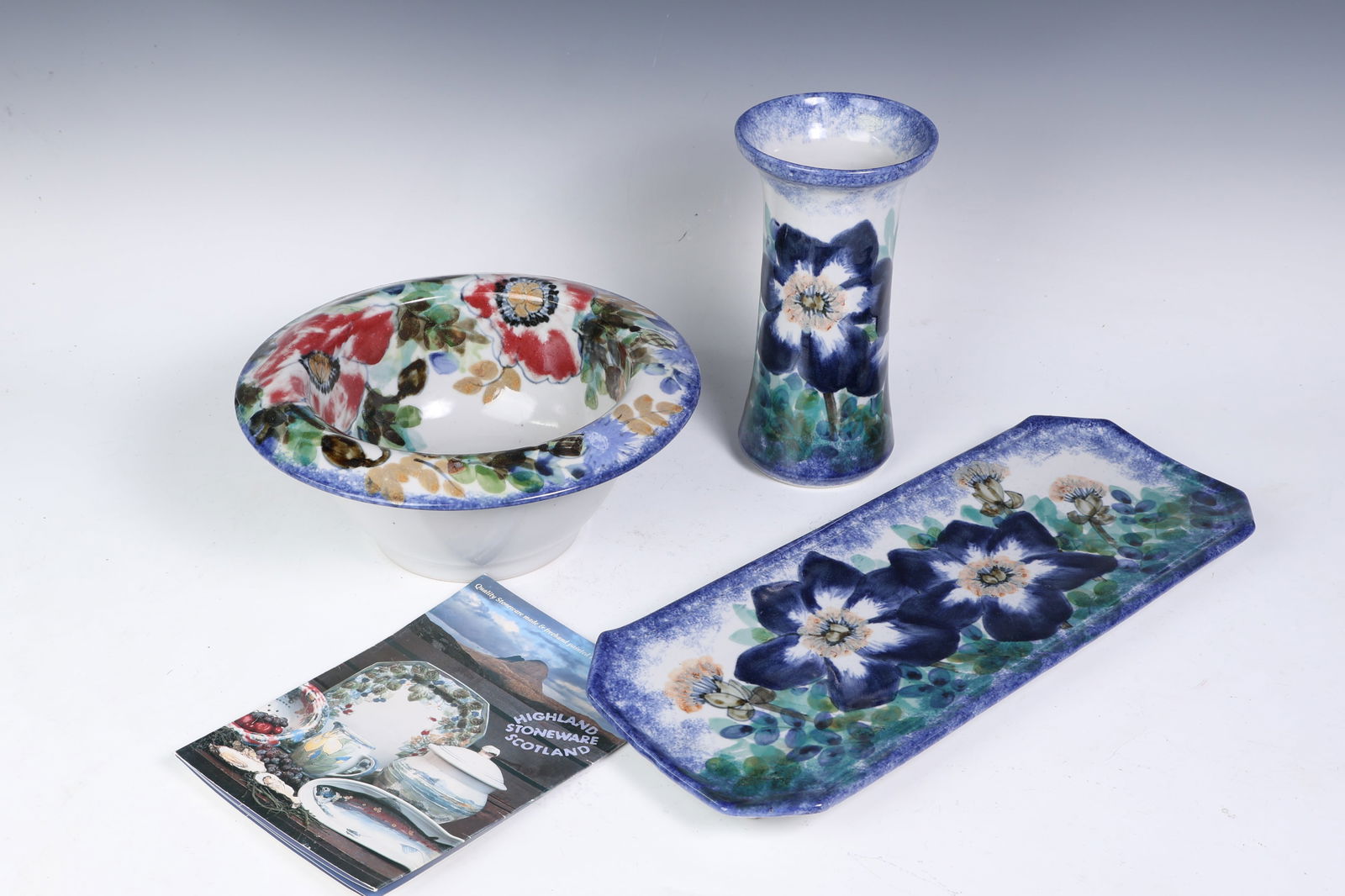Highland Stoneware 3-Piece Hand Painted Flower Art Bowl Tray Vase (1 of 8)