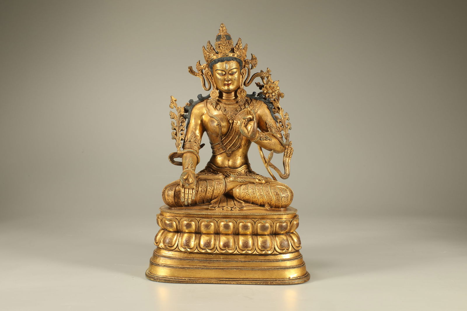 Gilt Bronze White Tara Figure: Gilt Bronze White Tara Figure (25 x 16 x 12cm)