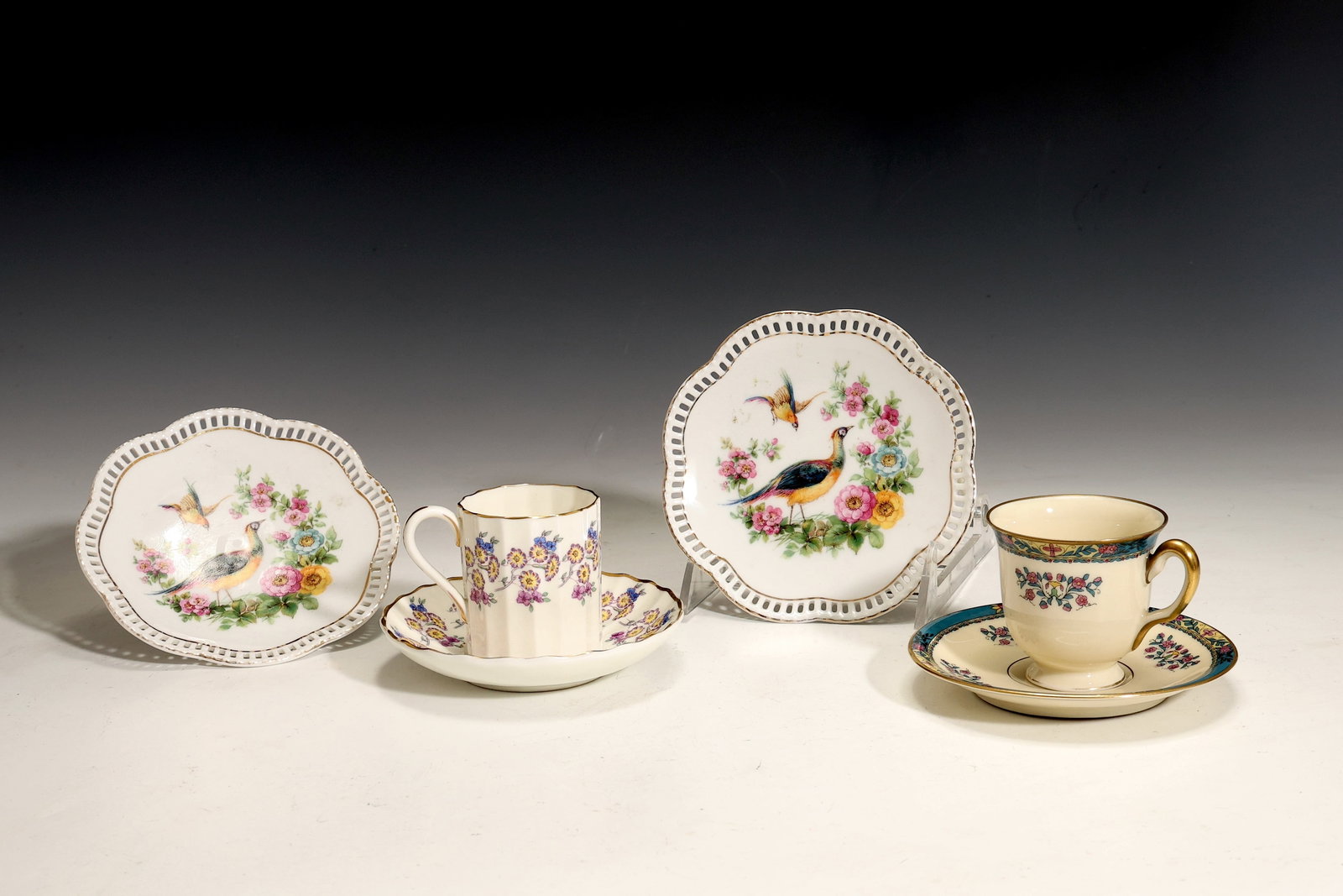 Collection Of Porcelain Bavaria Peacock Plate Valentine Teacup And Sacuer: Collection Of Porcelain Bavaria Peacock Plate Valentine Teacup And Sacuer (About Cup: 6 x 5 cm, Plate: 12 x 2 cm)