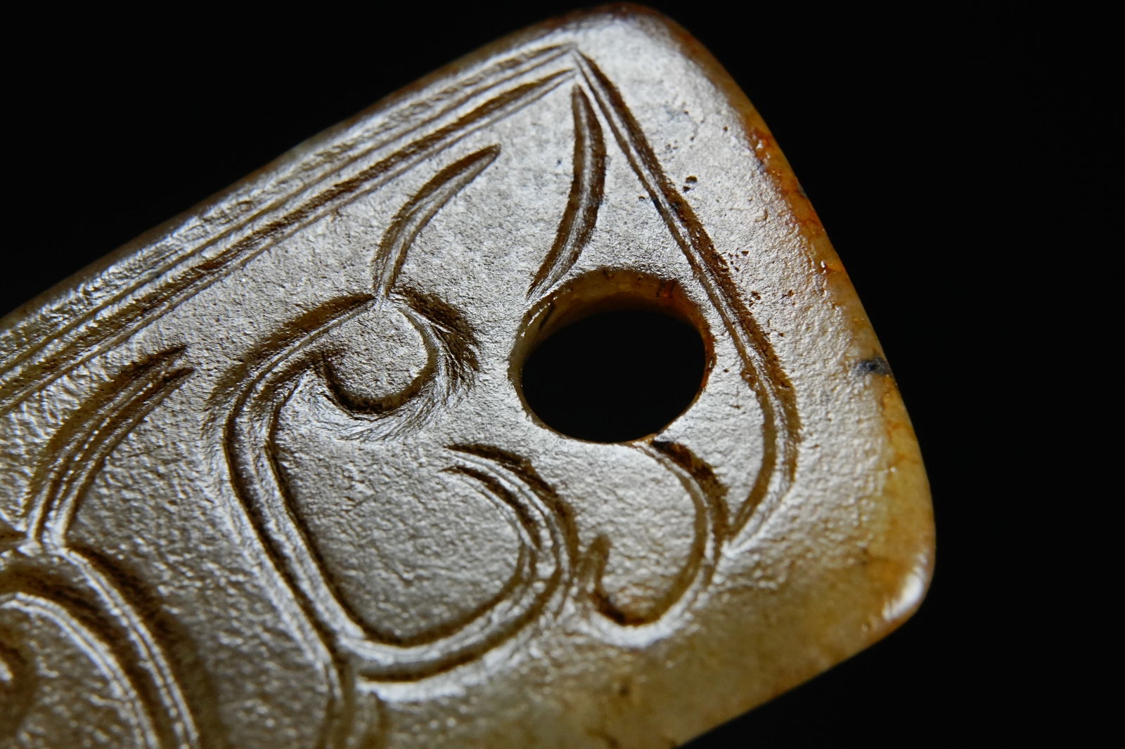 Jade Dragon Pattern Huang - 8