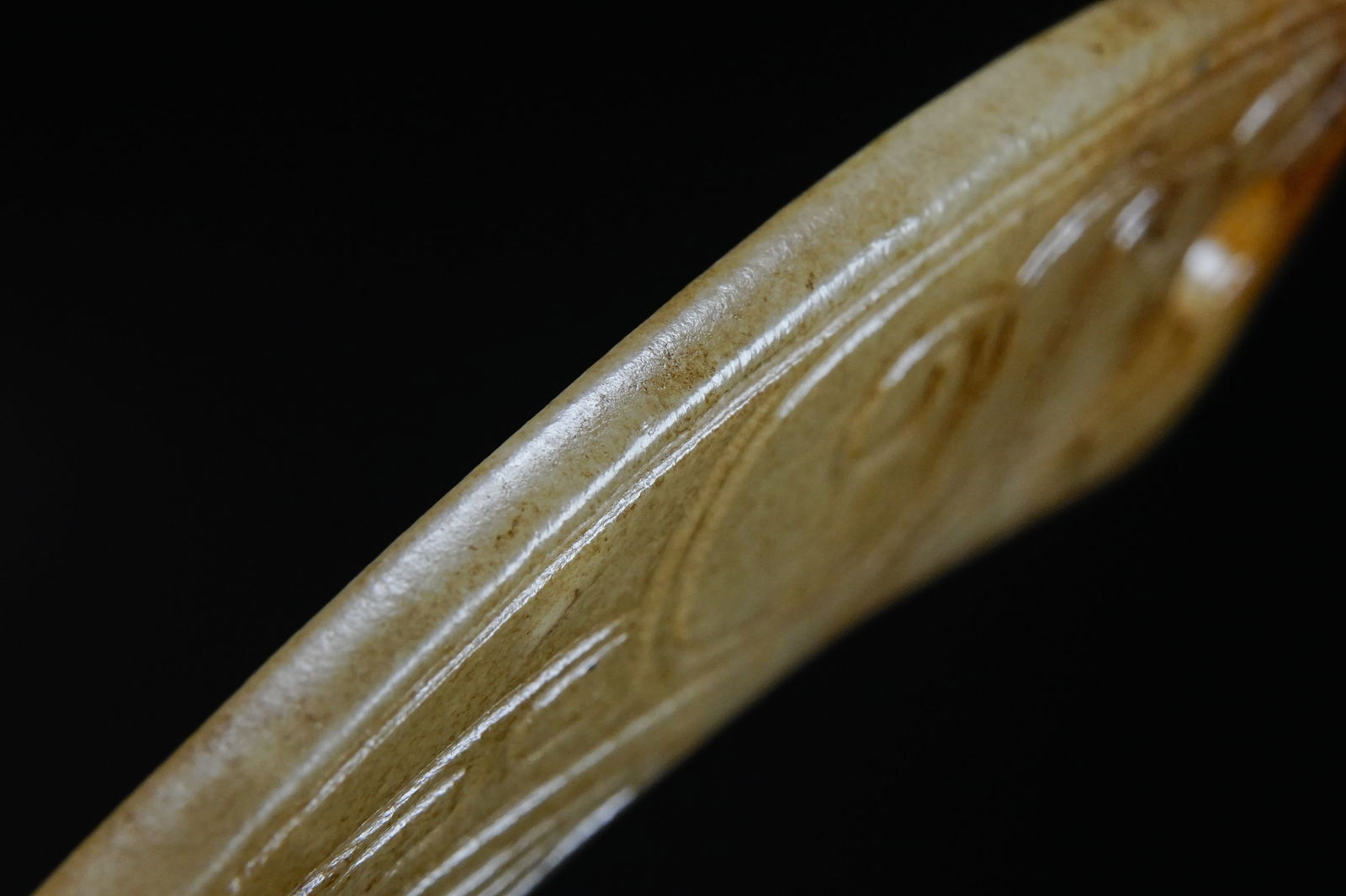 Jade Dragon Pattern Huang - 9