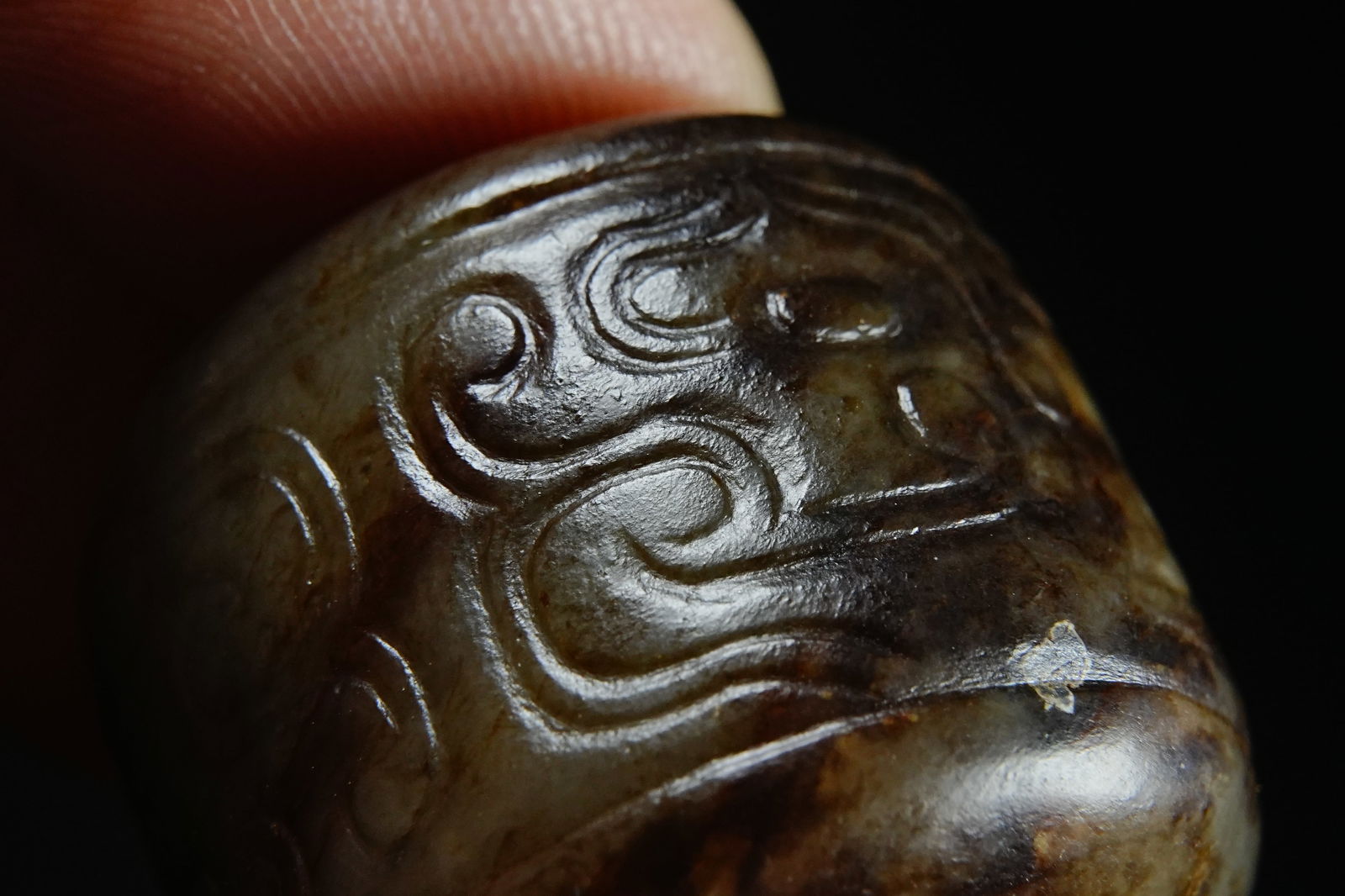 Jade Dragon with Cloud Pattern Lezi - 4