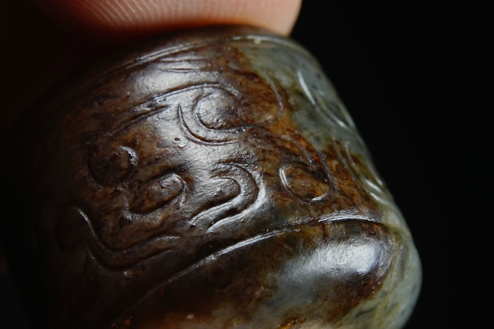 Jade Dragon with Cloud Pattern Lezi - 7