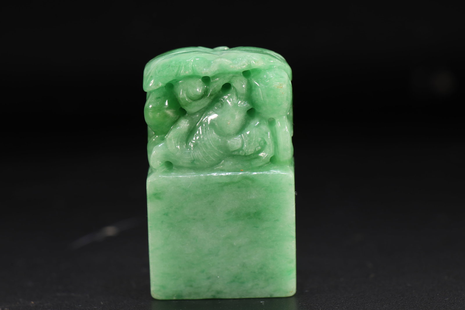 Jadeite Carved Fish and Lotus Flower Shape Stone Seal: Jadeite Carved Fish and Lotus Flower Shape Stone Seal (4.8 x 2.8 x 1.3cm)