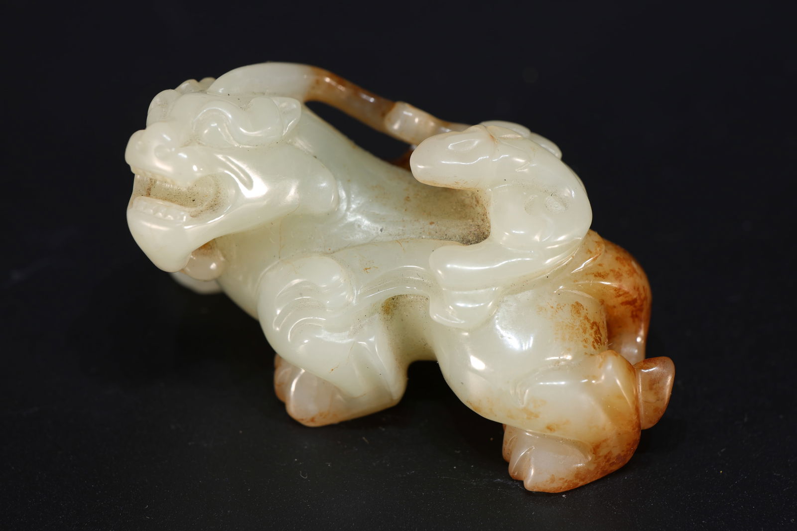 Jade Carved Beast and Character Shape Ornament: Jade Carved Beast and Character Shape Ornament (7 x 4 x 4cm)