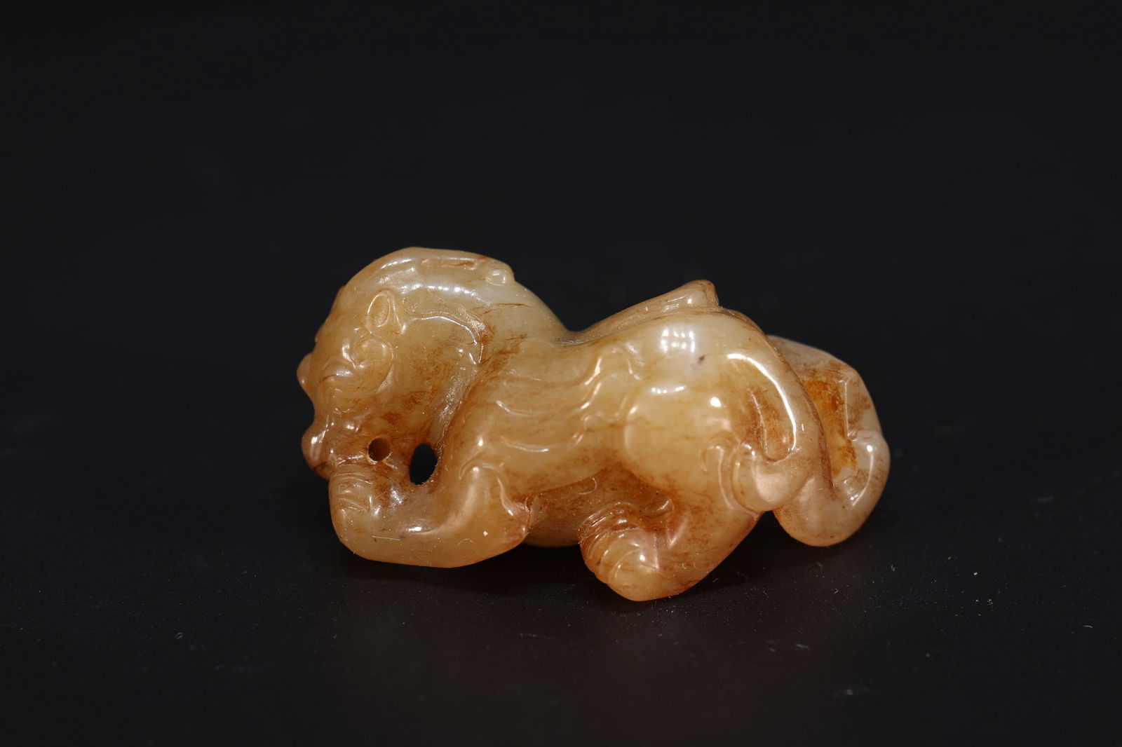 Jade Carved Beast Shape Ornament: Jade Carved Beast Shape Ornament (3.5 x 2.5 x 2cm)
