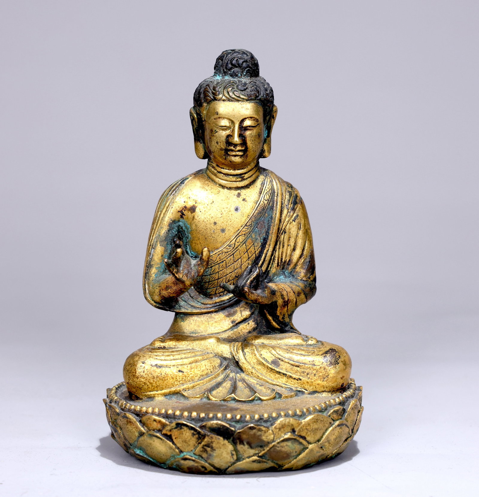 Chinese Gilt Bronze Buddha Sitting Statue (1 of 6)
