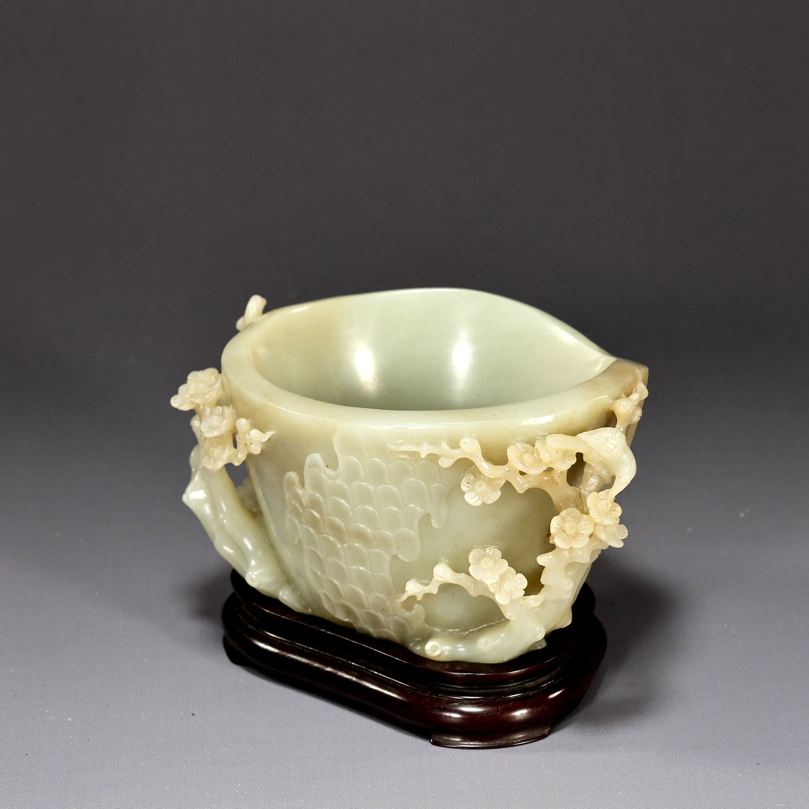 Chinese Jade Carved Bird Flowers Cup: Chinese Jade Carved Bird Flowers Cup (14.5 x 10 x 7 cm without stand)