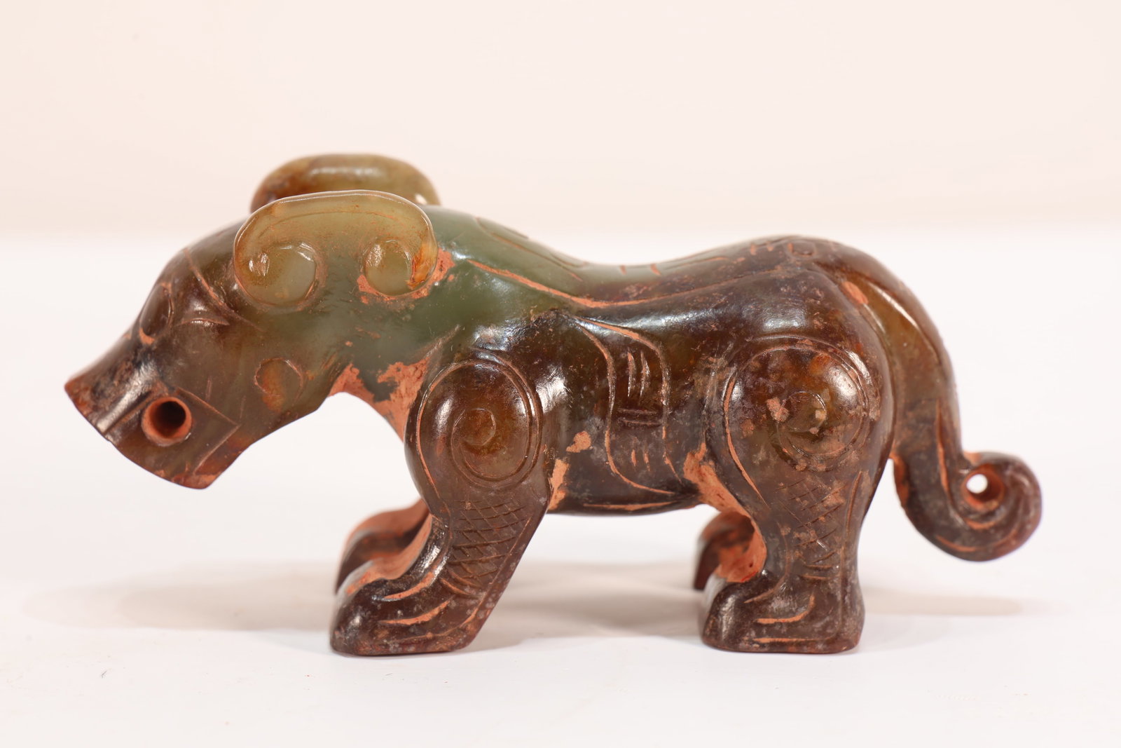 Jade Carved Beast Face Pattern Beast Shape Ornament: Jade Carved Beast Face Pattern Beast Shape Ornament (11 x 5 x 4cm)