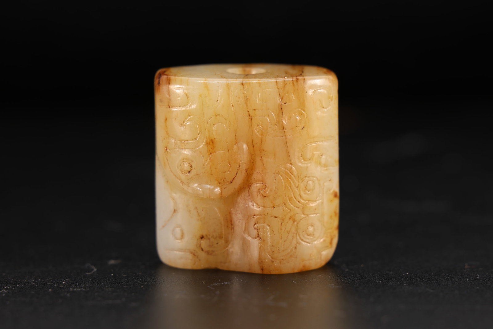 Jade Carved Chi Dragon Pattern Ornament: Jade Carved Chi Dragon Pattern Ornament (3 x 2cm)