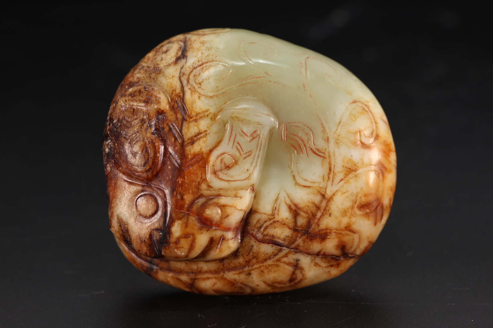 Jade Carved Beast Face Pattern Ornament: Jade Carved Beast Face Pattern Ornament (5.5 x 5 x 2cm)