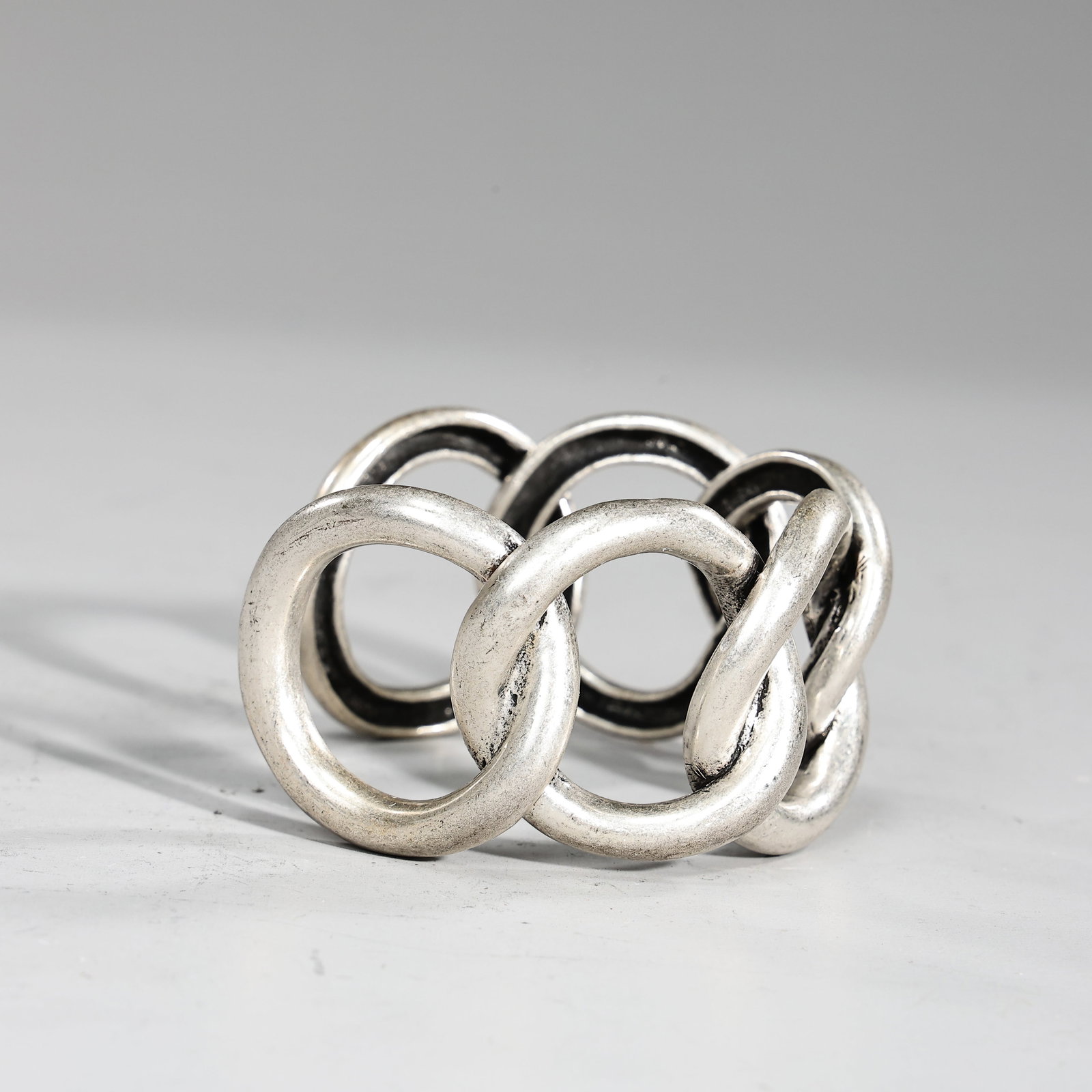 Silver Metal Interlocking Circle Cuff Bangle - 3