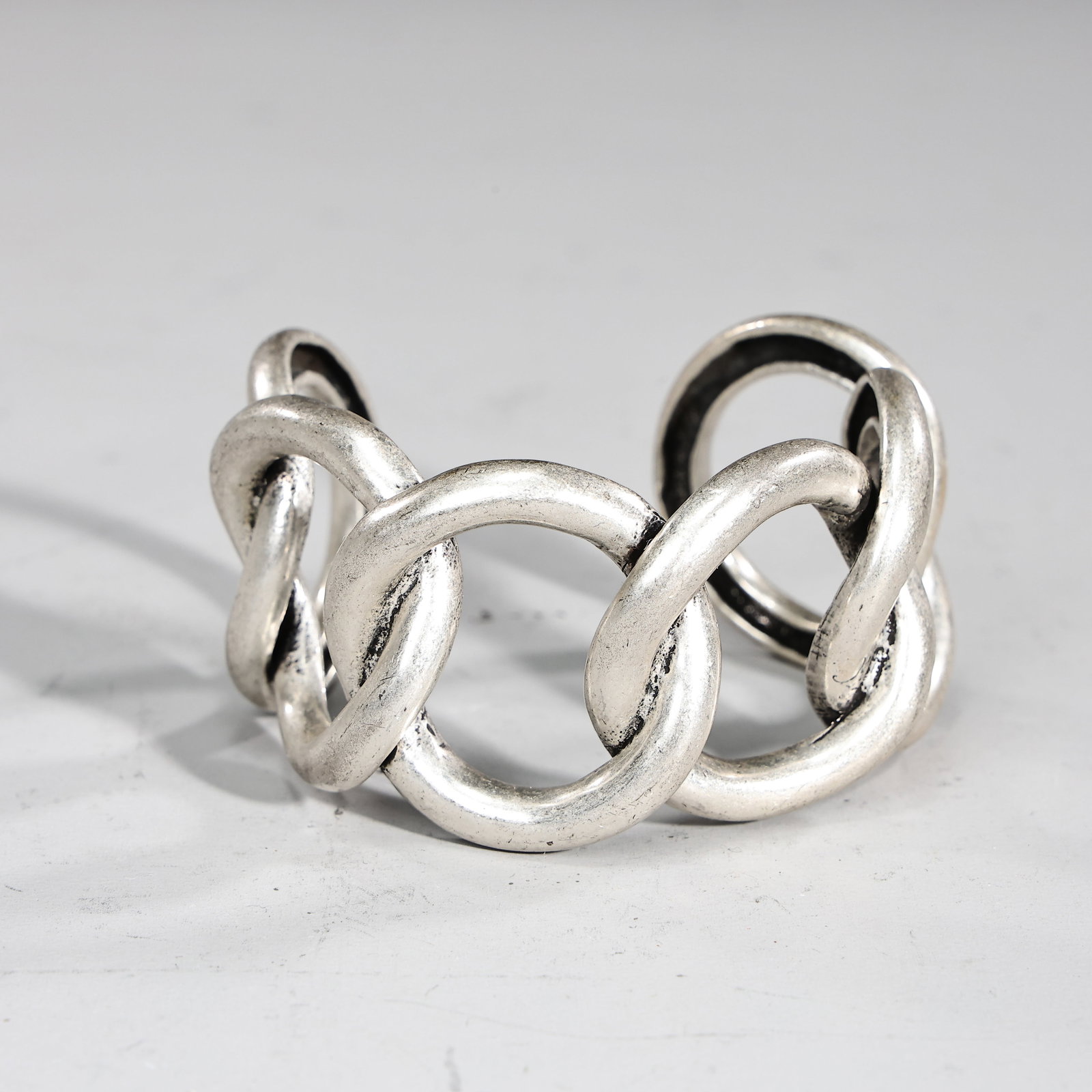 Silver Metal Interlocking Circle Cuff Bangle - 4