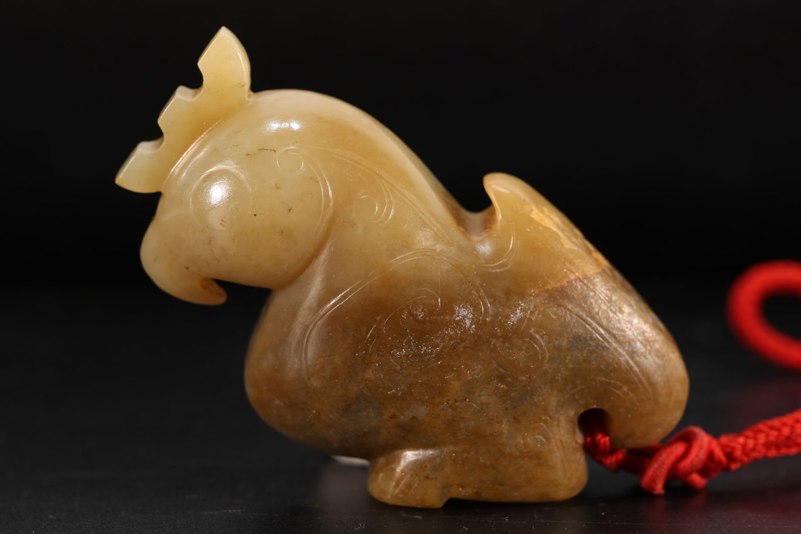 Jade Carved Beast Face Pattern Bird Shape Ornament: Jade Carved Beast Face Pattern Bird Shape Ornament (8 x 5 x 3cm)