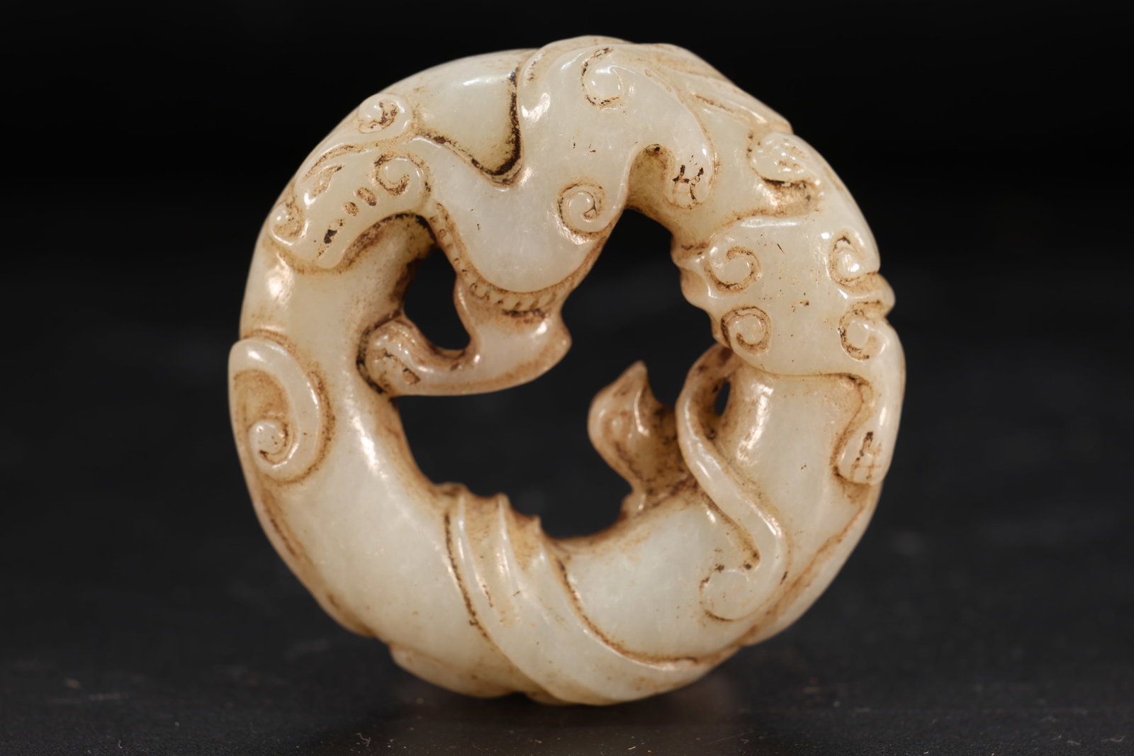 Jade Carved Dragon Pattern Ring: Jade Carved Dragon Pattern Ring (5 x 1.2cm)