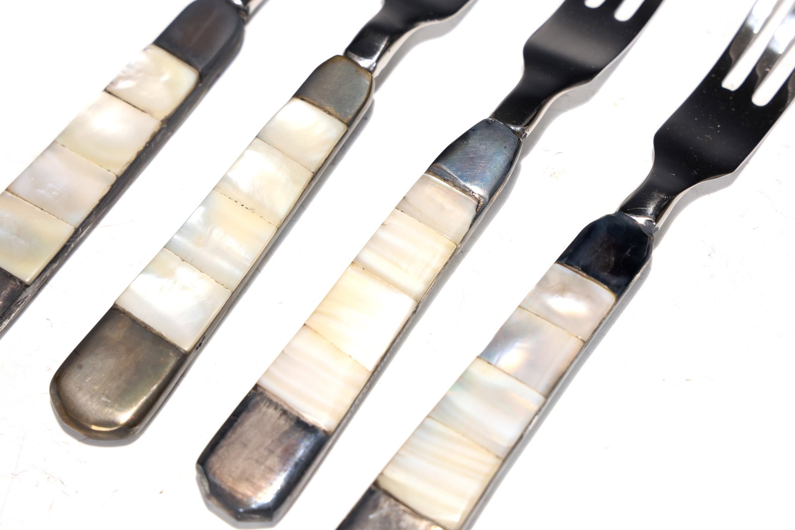 Towle Mother Of Pearl Flatware Set 4 Forks In Box - 6