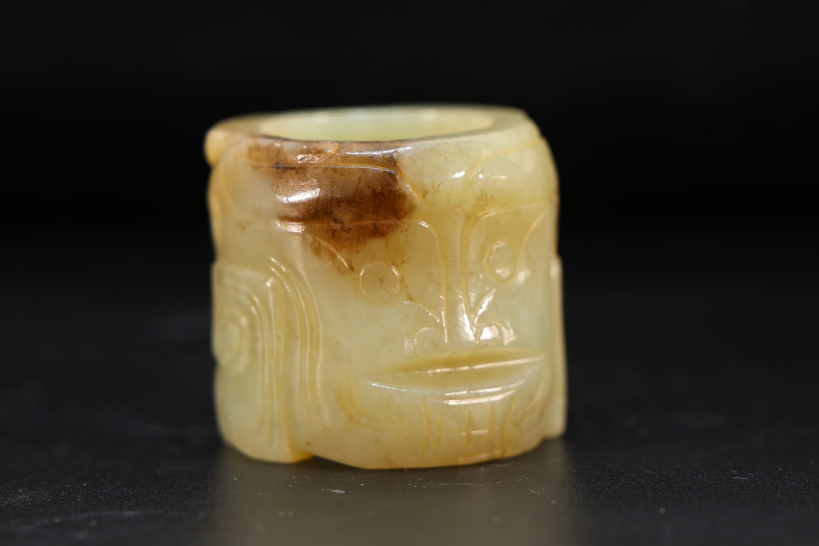 Jade Carved Beast Face Pattern Thumb Ring (1 of 5)