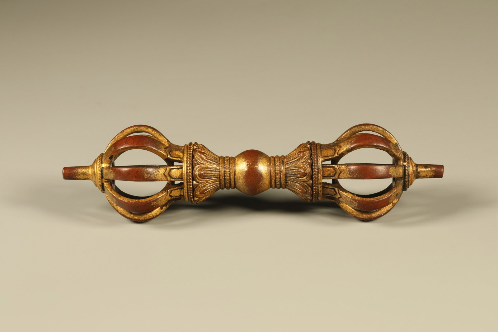 Gilt Bronze Vajra Ornament: Gilt Bronze Vajra Ornament (11 x 3cm)
