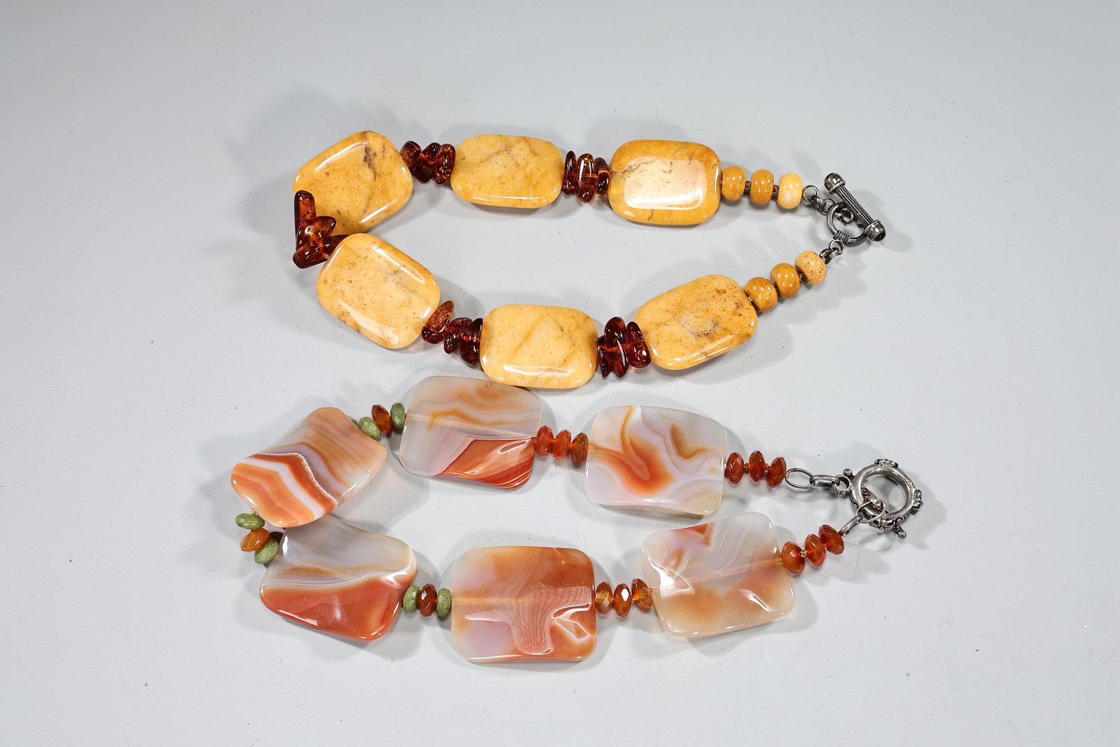 Two Chunky Agate And Amber Stones Necklaces - 2