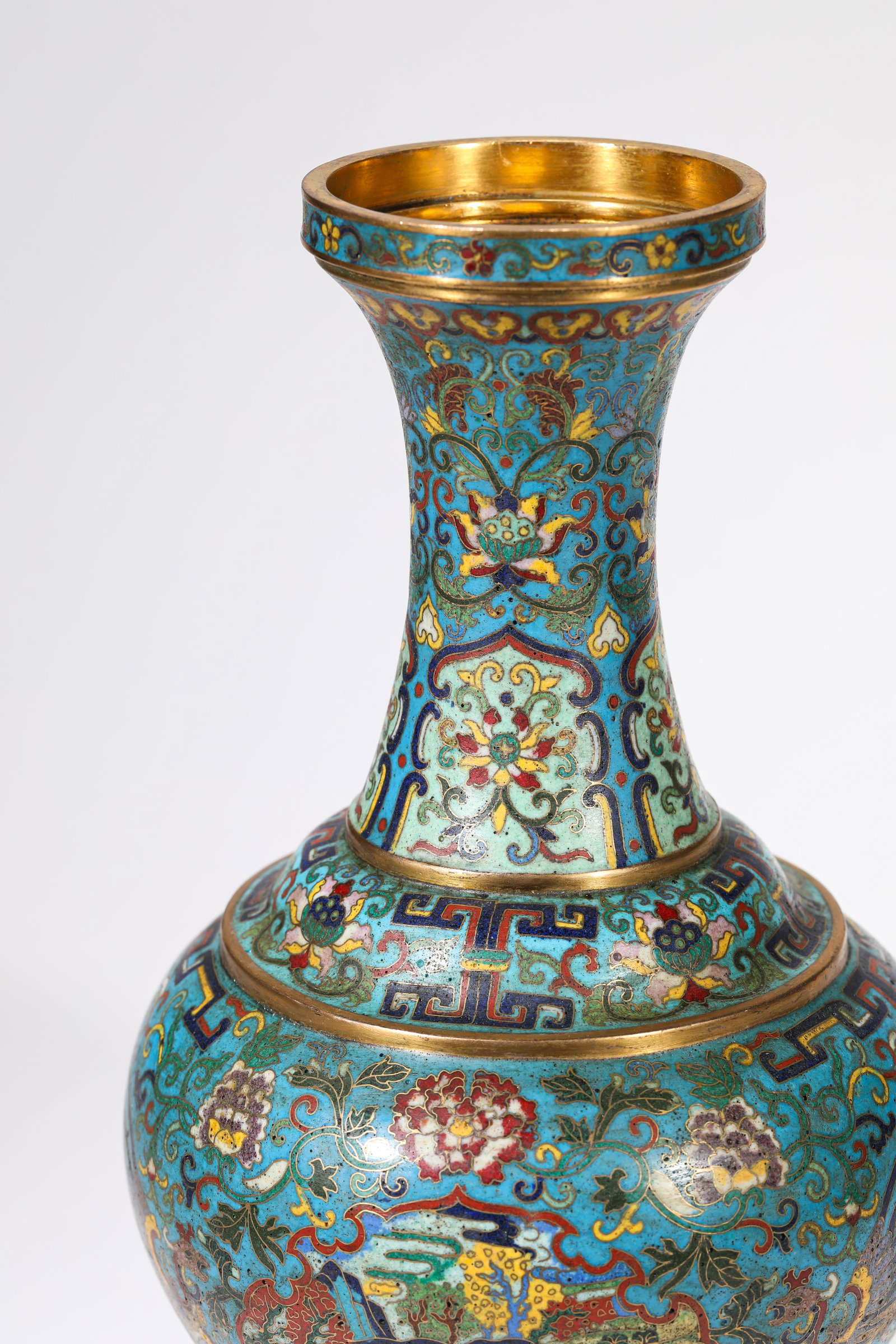 A PAIR OF CLOISONNé ENAMEL ‘LANDSCAPE AND PHOENIX’ VASES - 3