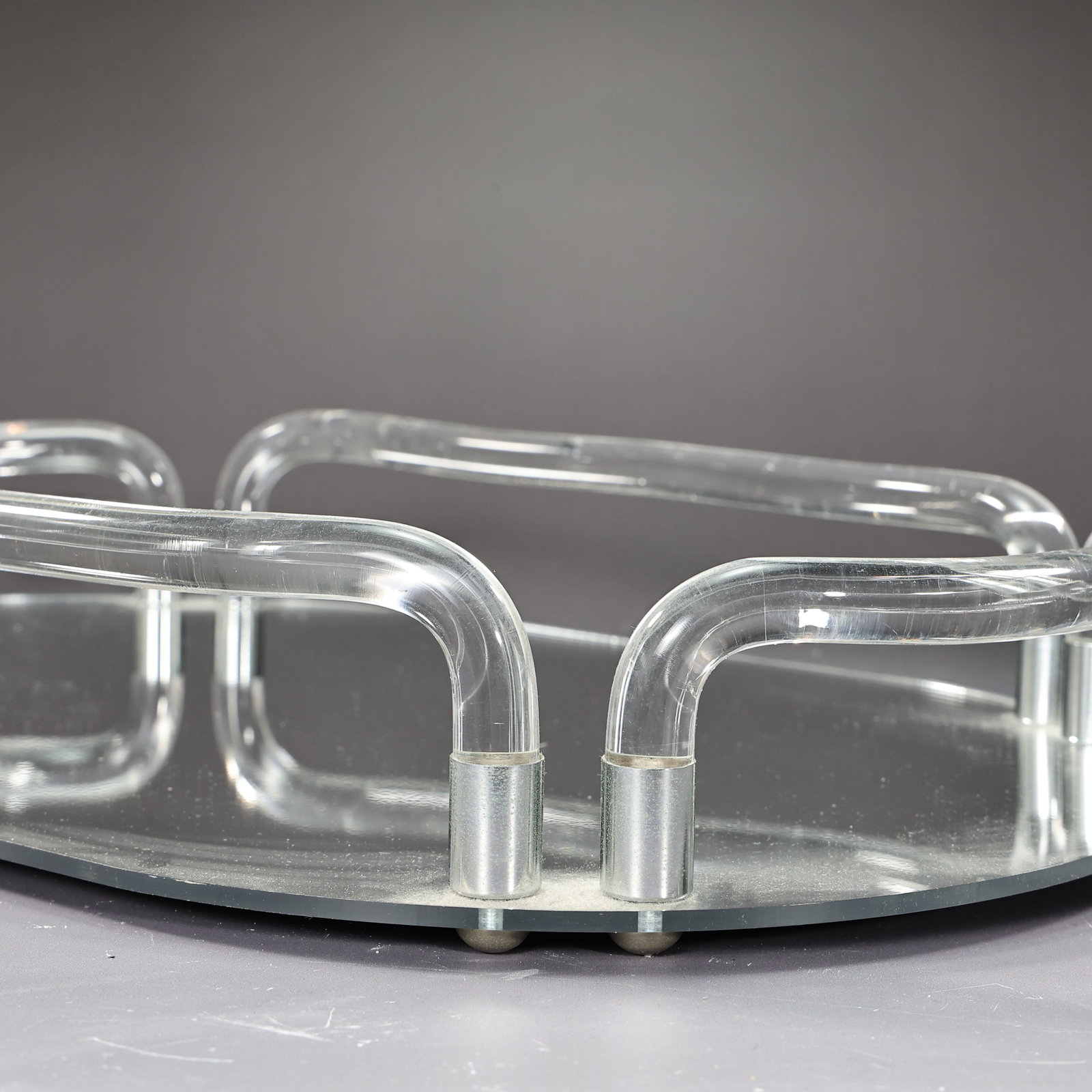 Dorothy Thorpe Mid-Century Modern Oval Lucite Mirror Tray 1970s - 4