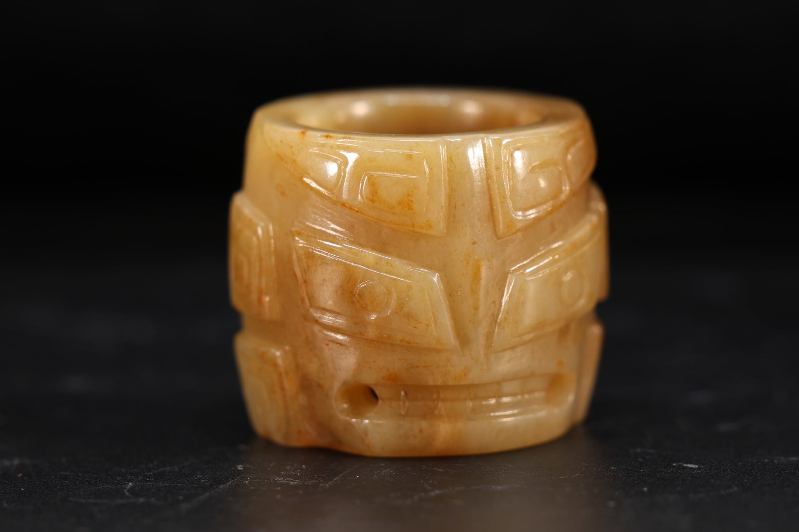 Jade Carved Beast Face Pattern Thumb Ring: Jade Carved Beast Face Pattern Thumb Ring (3.3 x 3cm)
