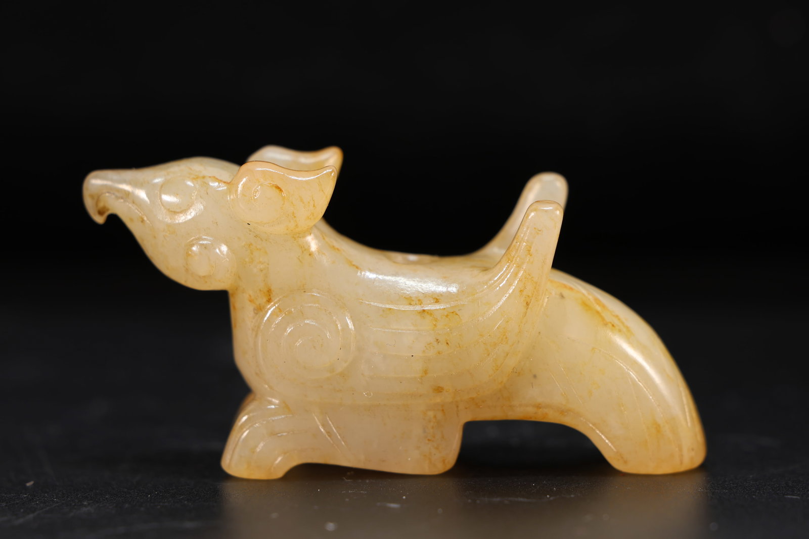 Jade Carved Beast Face Pattern Bird Shape Ornament: Jade Carved Beast Face Pattern Bird Shape Ornament (6.2 x 3 x 1.5cm)